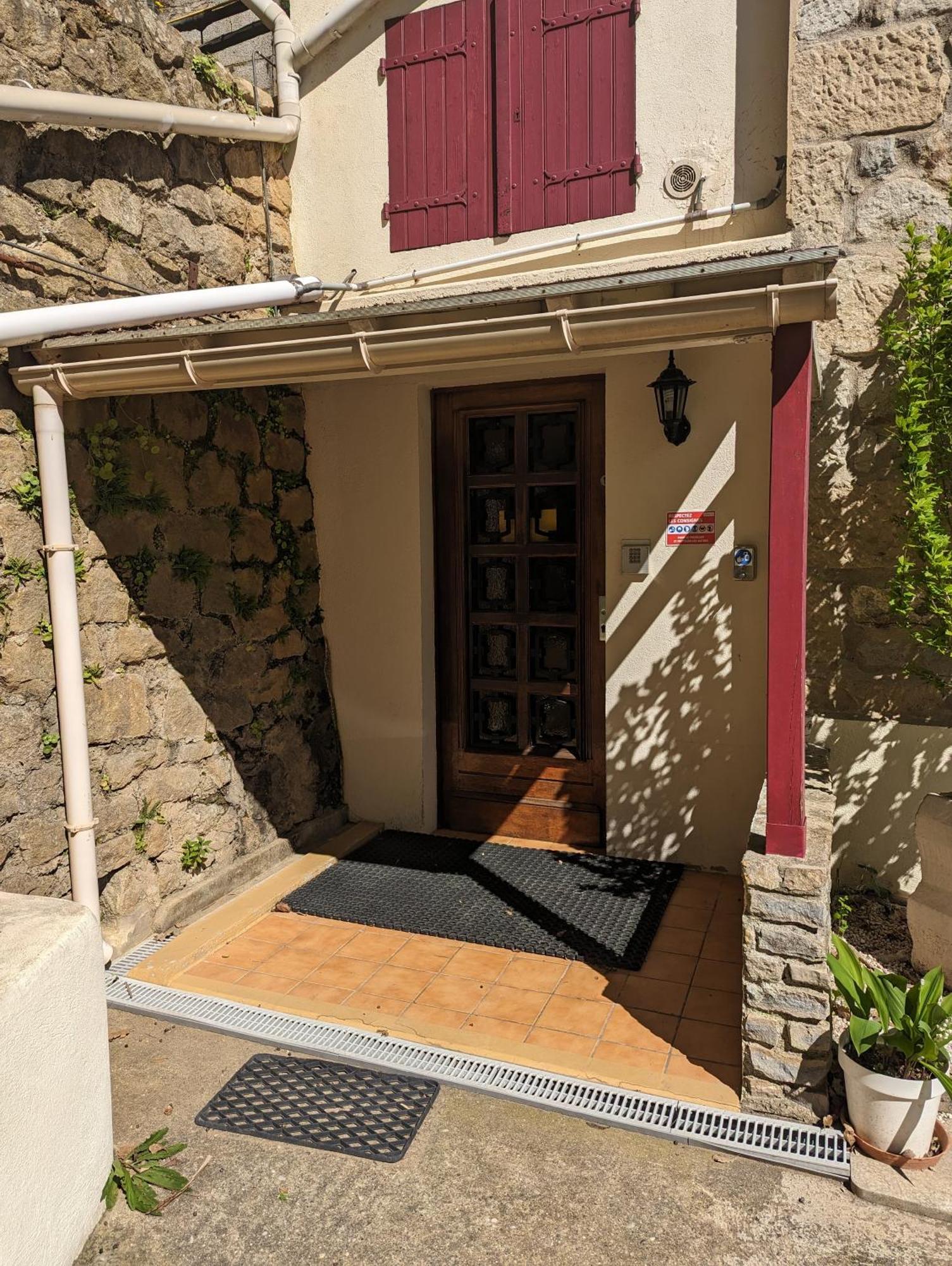 Auberge Des Pins 오브나 외부 사진