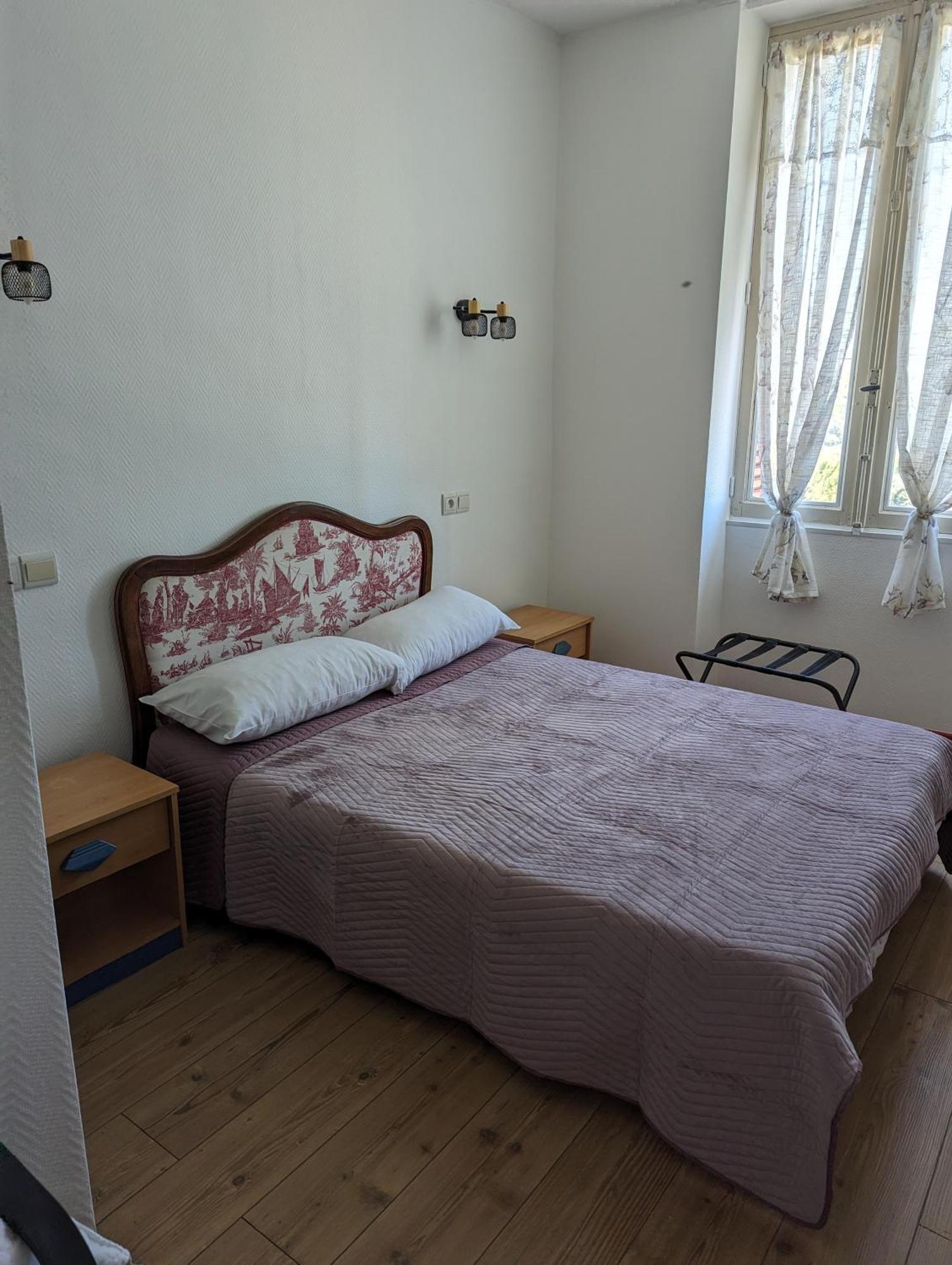 Auberge Des Pins 오브나 외부 사진