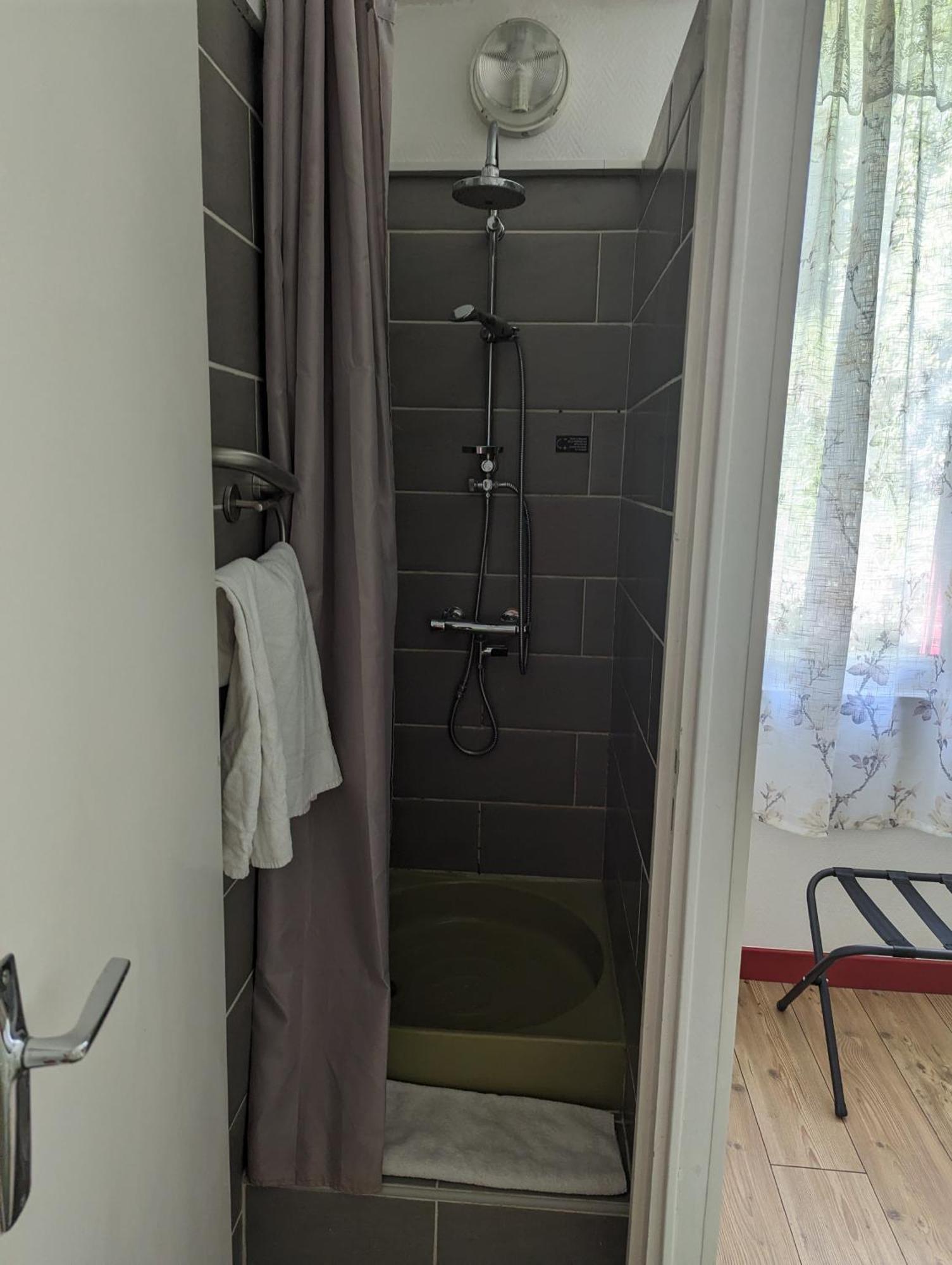 Auberge Des Pins 오브나 외부 사진