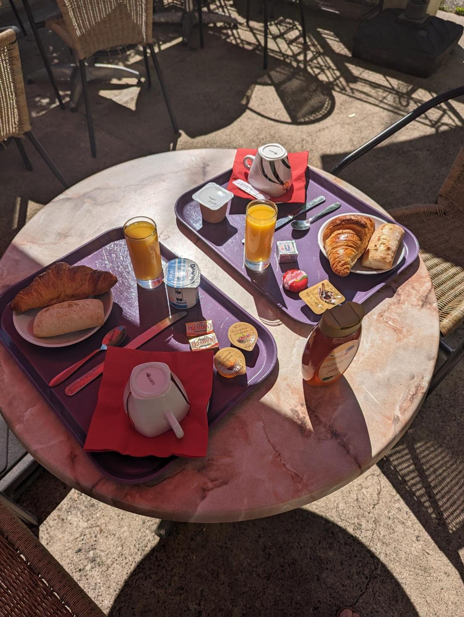 Auberge Des Pins 오브나 외부 사진