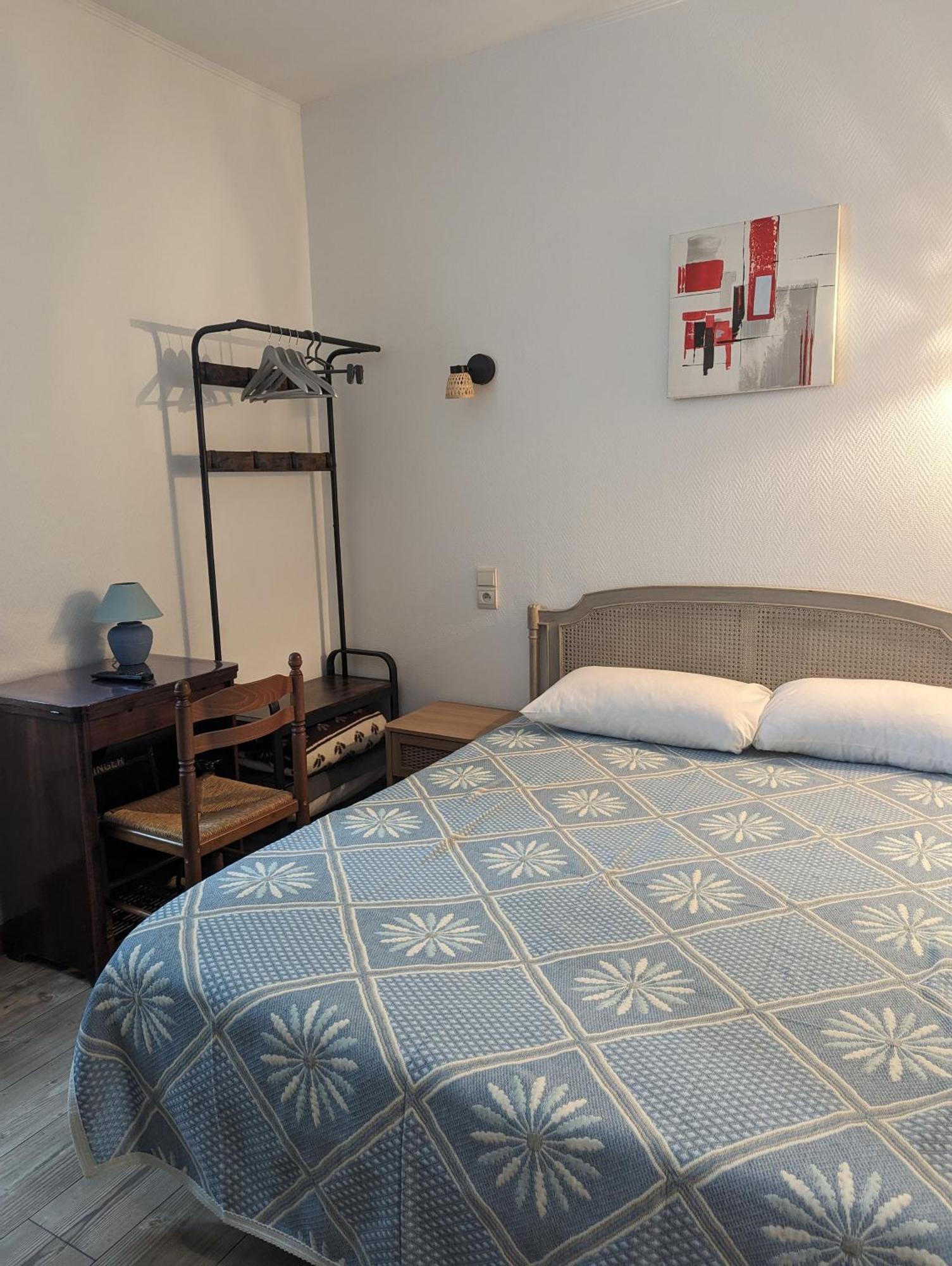 Auberge Des Pins 오브나 외부 사진