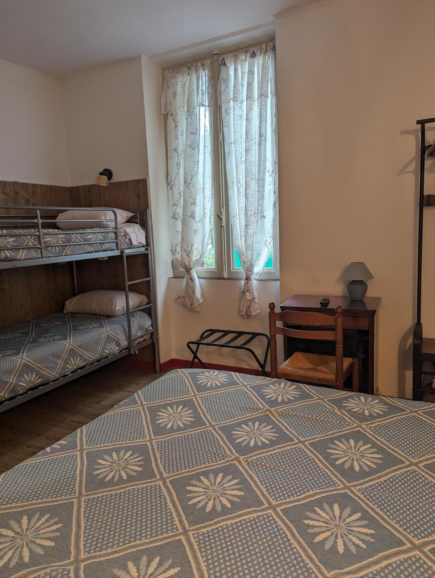 Auberge Des Pins 오브나 외부 사진
