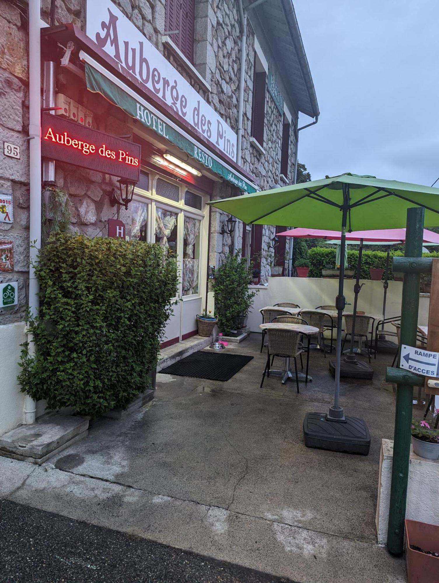 Auberge Des Pins 오브나 외부 사진