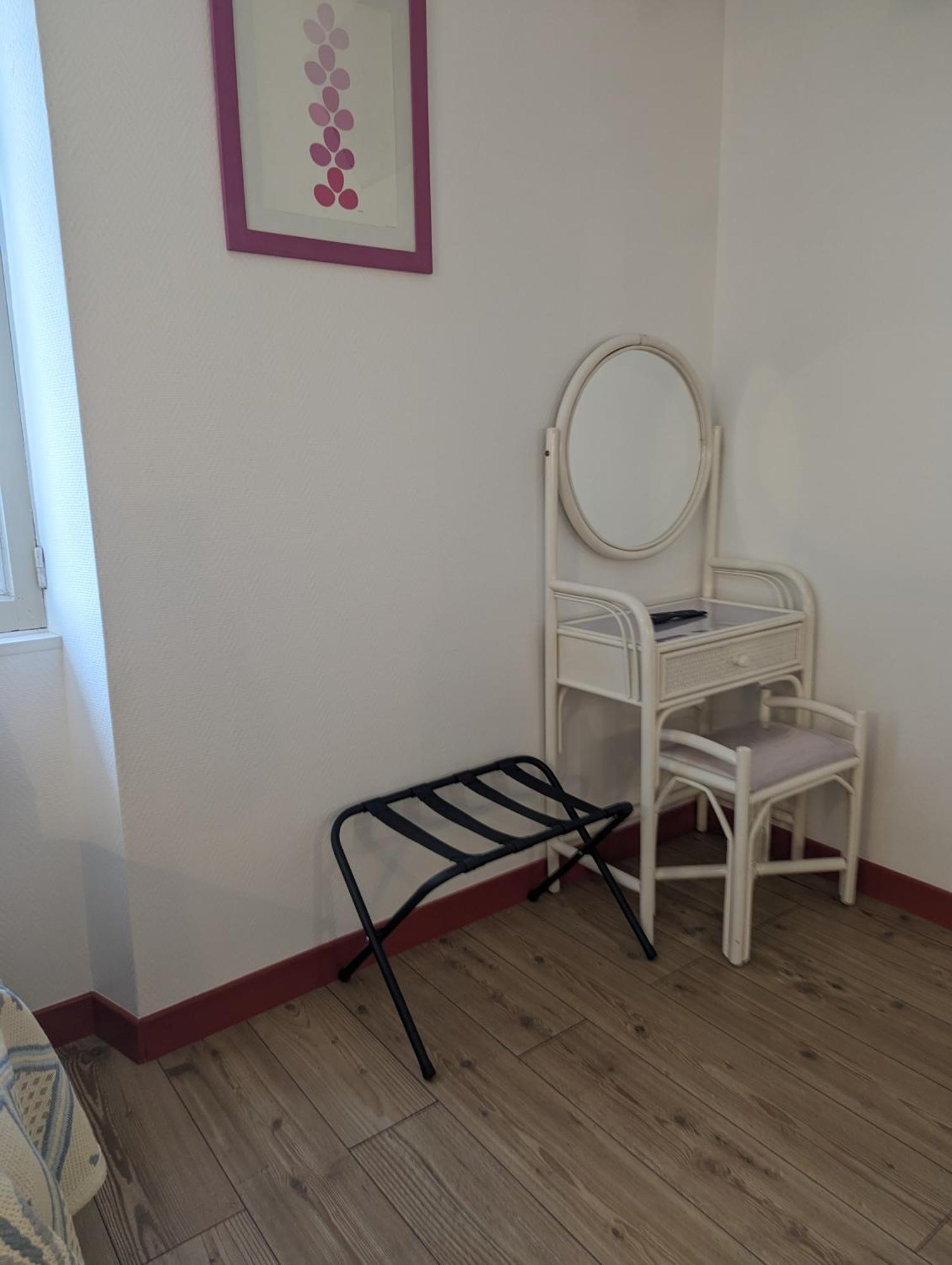 Auberge Des Pins 오브나 외부 사진
